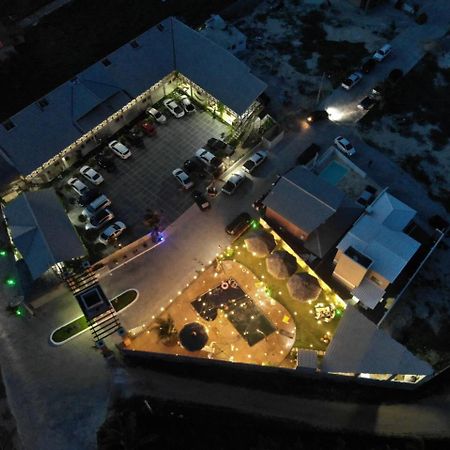 Leao Beach Pousada ลุยส์กอร์เรยา ภายนอก รูปภาพ
